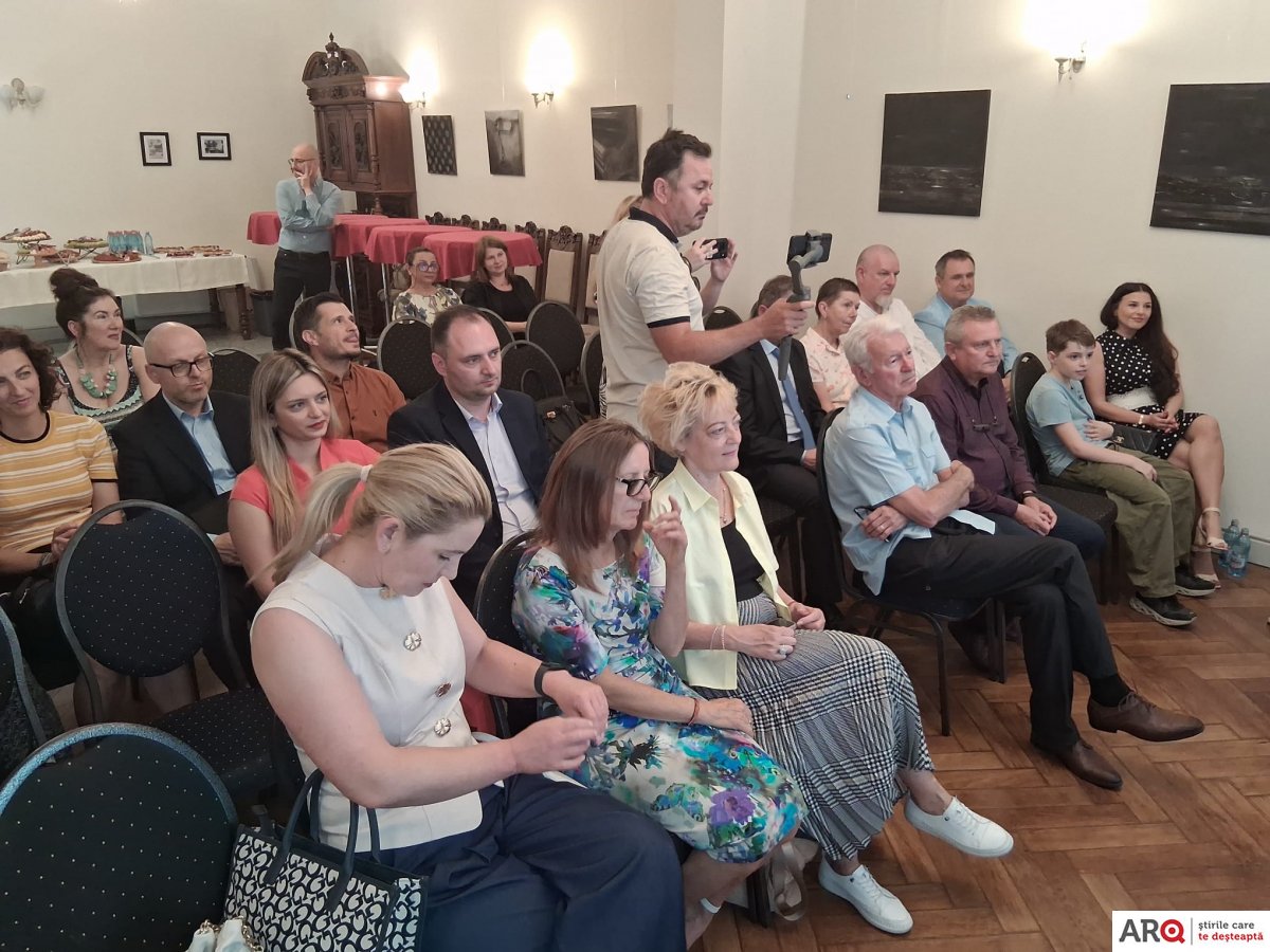 Excelența în administrație la Casa Pianului: profesioniști din instituțiile arădene elogiați de Asociația Susținem Excelența” (FOTO)