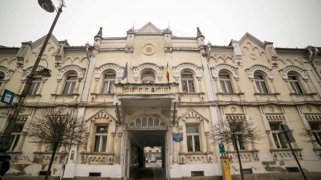 După ei, potopul: Guvernul a decis să evacueze Palatul Copiilor, nemaivând bani pentru chirie