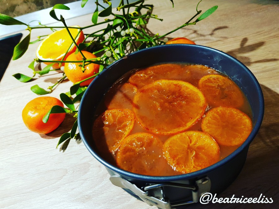 Din Bucătăria Lui Eliss: Prăjitură fără coacere cu portocale și clementine caramelizate, ciocolată și scorțișoară