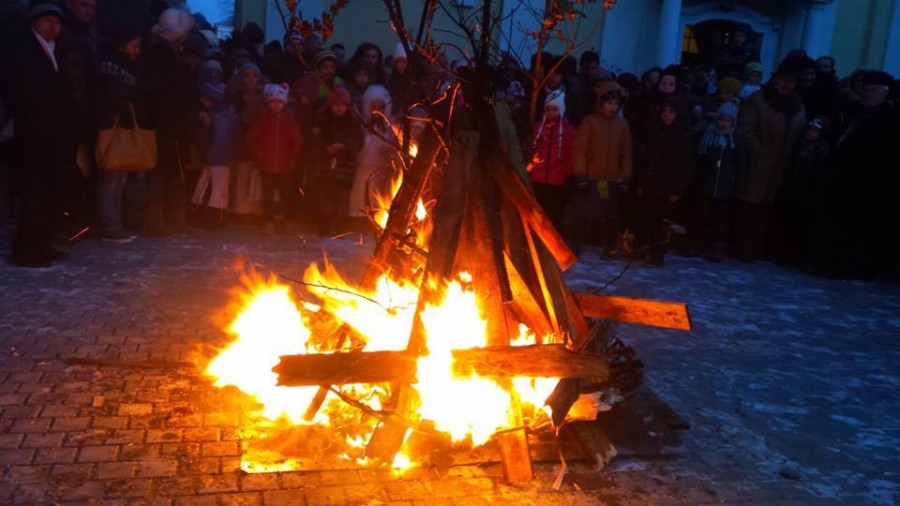 Tradiții și obiceiuri de Crăciunul sărbătorit pe rit vechi