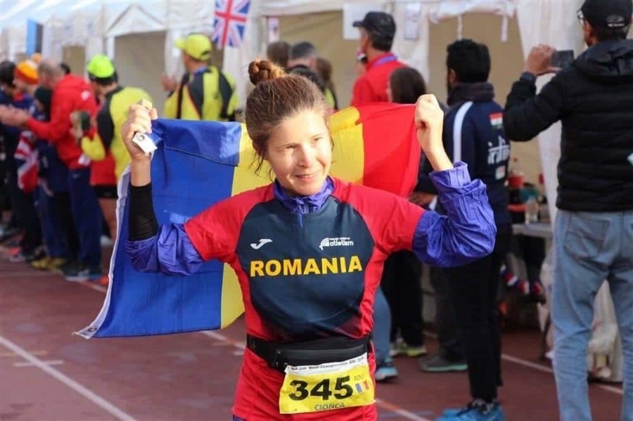 Mara Guler a scris istorie la Ultramaratonul de la Atena. A încheiat în mai puțin de 16 zile o cursă de 1.000 de mile pe șosea