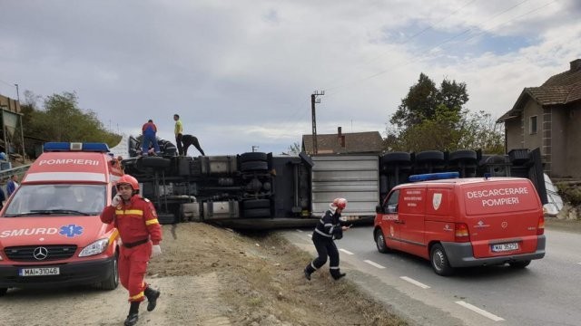 Accident rutier între două TIR-uri in localitatea Bătuța