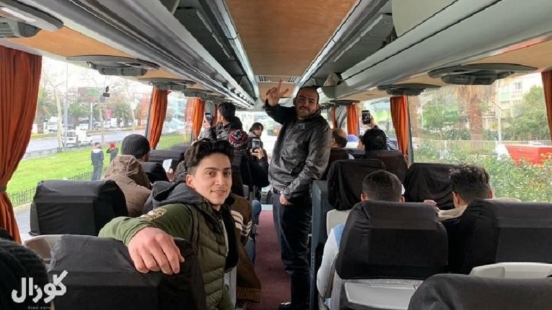 Turcia a dat drumul refugiaţilor către Europa. Erdogan trimite migranţii cu autubuzele, primele transporturi sunt deja pe drum