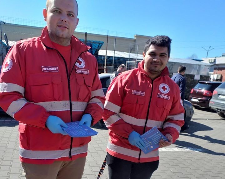 Voluntarii de la Crucea Roșie Arad, în sprijinul celor afectați de coronavirus