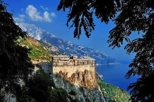 S-a interzis intrarea pelerinilor în Sfântul Munte Athos