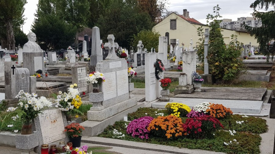 Înmormântări cu cel mult 8 persoane și fără coroane de flori în cimitirele din Arad