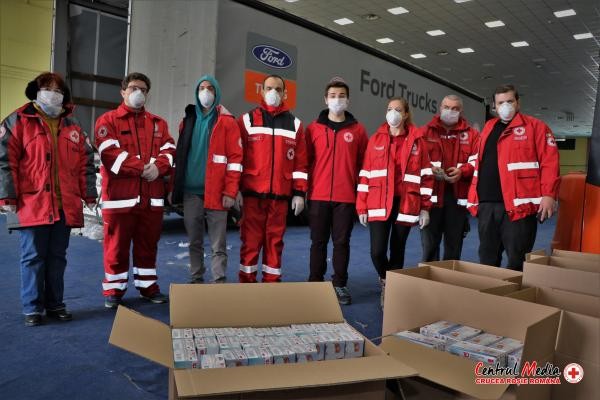 Crucea Roșie Română a achiziționat și distribuit mai multor instituții 1 milion de măști sanitare