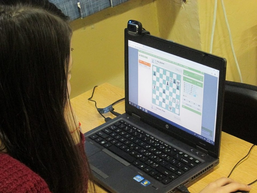 Victorie pentru România într-un meci oficial de șah online pentru echipele de juniori