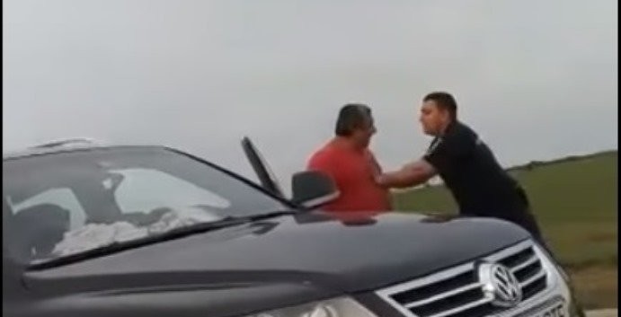 Șofer român agresat fizic și verbal de vameșii unguri înainte de a ajunge la PTF Nădlac