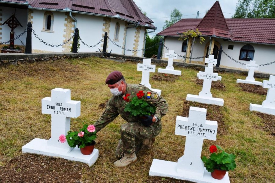 Mormintele Eroilor din Muntele Rece, îngrijite de militari