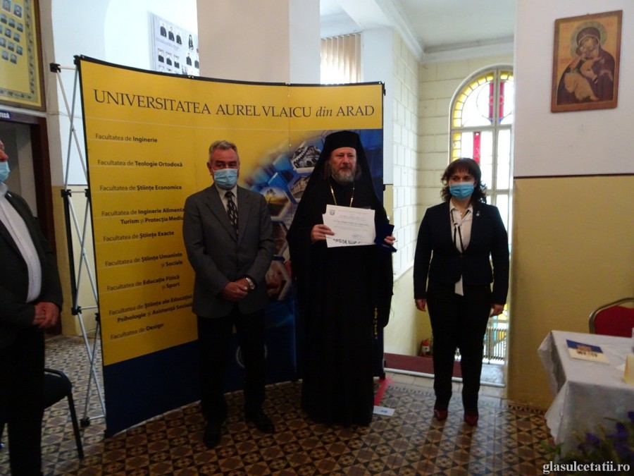 PS Emilian Crișanul, omagiat de Universitatea „Aurel Vlaicu” pentru contribuţia adusă la dezvoltarea culturii teologice-istorice în învăţământul universitar românesc