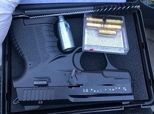 A încercat să treacă vama Nădlac II cu un pistol nedeclarat