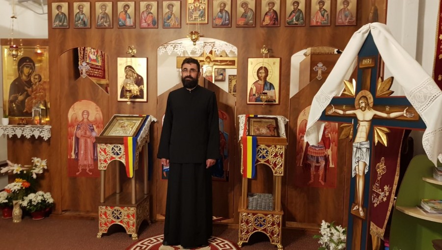 Oamenii de lângă noi. Părintele Petru Ursulescu și povestea ”bisericuței” dintre blocurile de la Podgoria