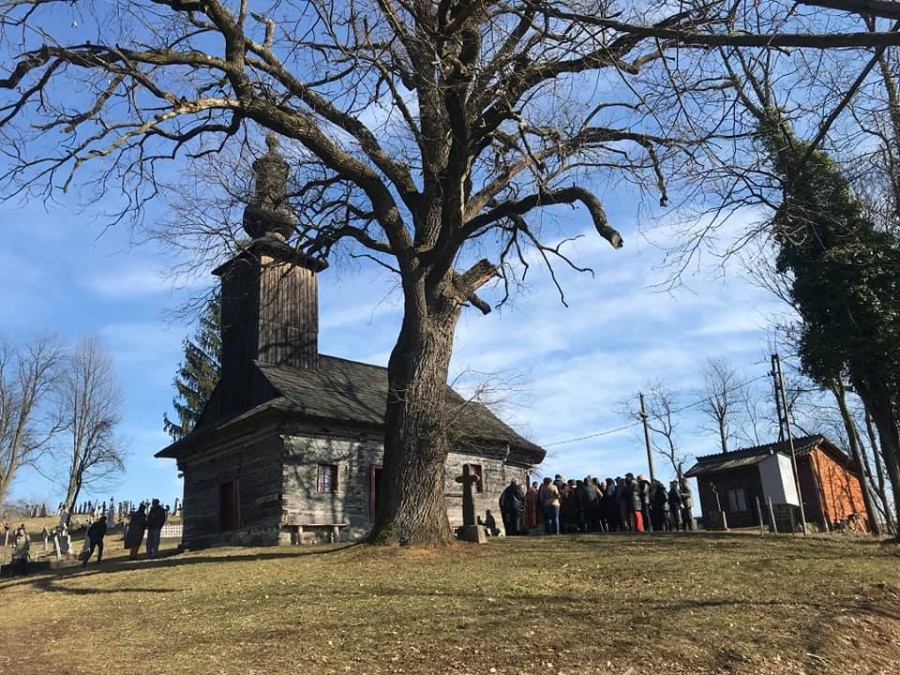 Biserica de lemn din Ionești va fi restaurată de Ambulanța pentru Monumente Arad