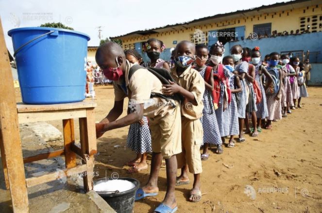 Două din cinci şcoli din lume nu au spaţii destinate spălării mâinilor cu apă şi săpun