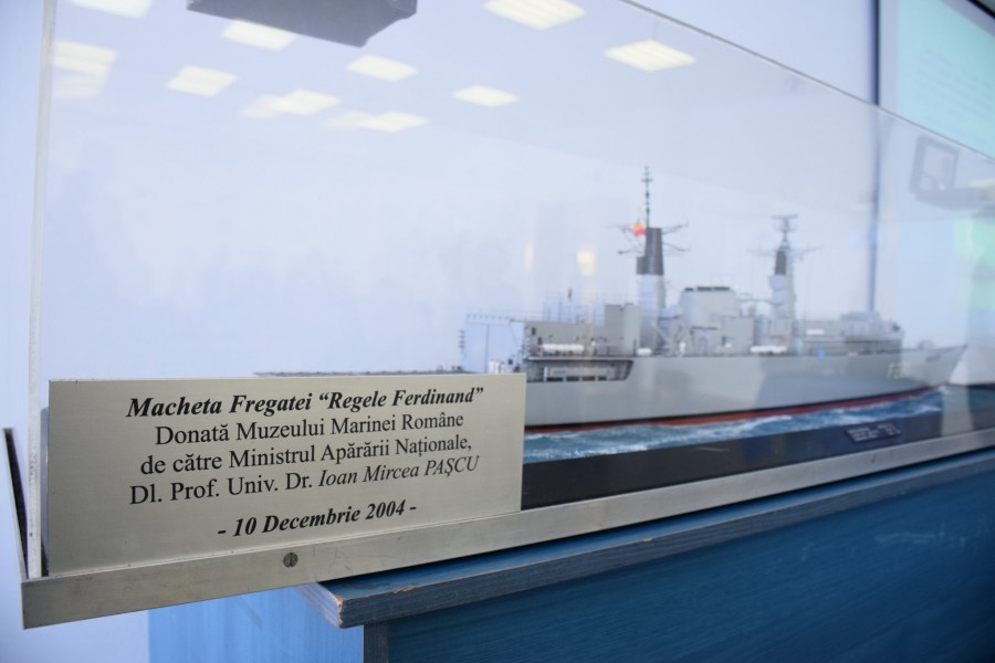 Fregata ”Regele Ferdinand”, prima navă de război a României pe o medalie emisă de Statul român