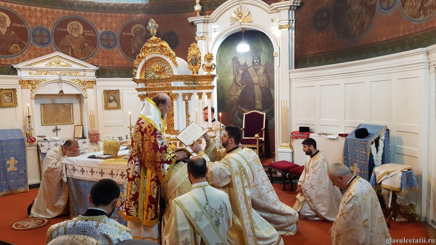 Liturghia Arhierească și hirotonia întru diacon de la Catedrala Veche din Arad, ÎN IMAGINI
