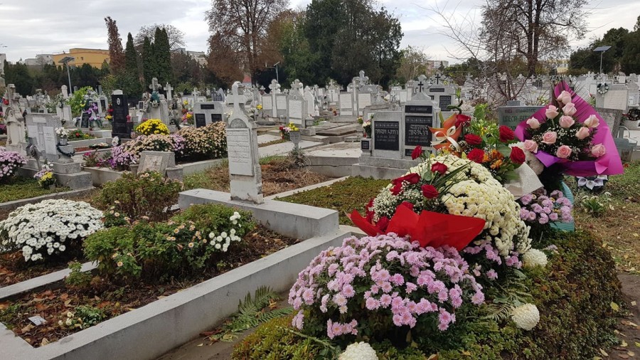 Ziua Morților - Măsuri speciale pentru evitarea aglomeraţiei în cimitirele arădene