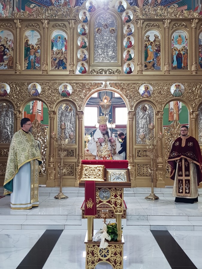 ”Sfântul Andrei este legătura duhovnicească între neamul nostru românesc și Preasfânta Treime” – PS Emilian Crișanul, la hramul bisericii Sf. Andrei din Arad