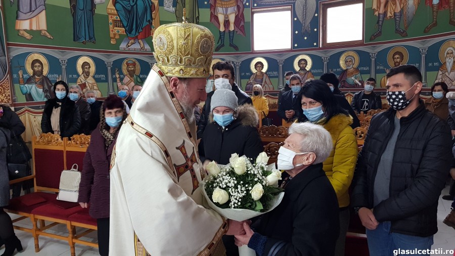 Hramul Bisericii ”Sfântul Andrei” din Arad, Liturghia Arhierească și hirotonia întru preot, ÎN IMAGINI