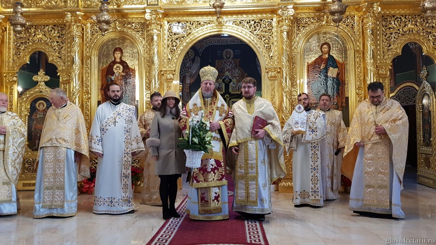 Soborul Maicii Domnului, prăznuit la Catedrala Arhiepiscopală din Arad. Liturghie Arhierească și hirotonie întru preot