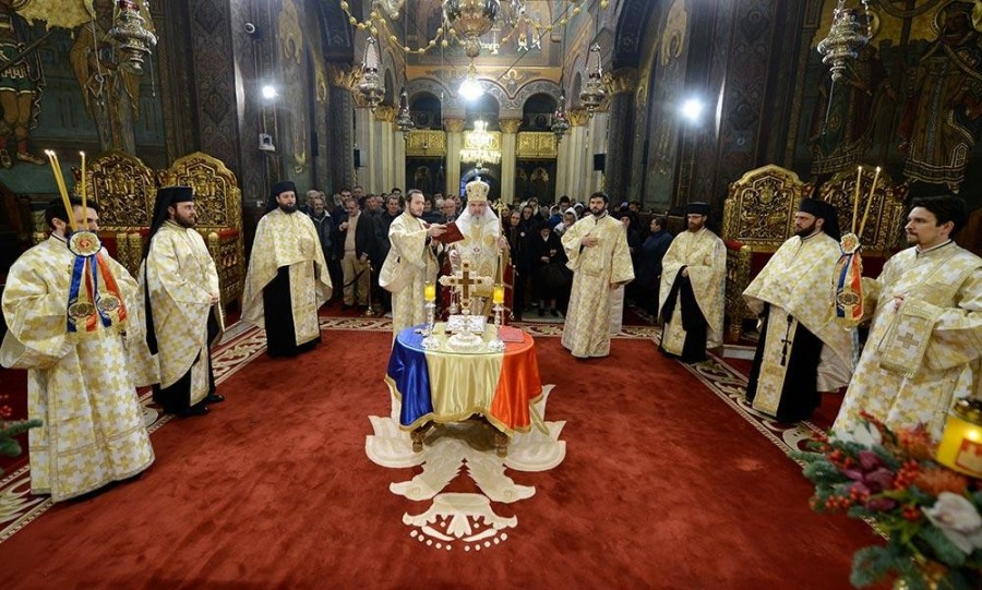 Slujbă de Te Deum și sunet de clopote în toate bisericile Patriarhiei Române, la 162 de ani de la Unirea Principatelor Române