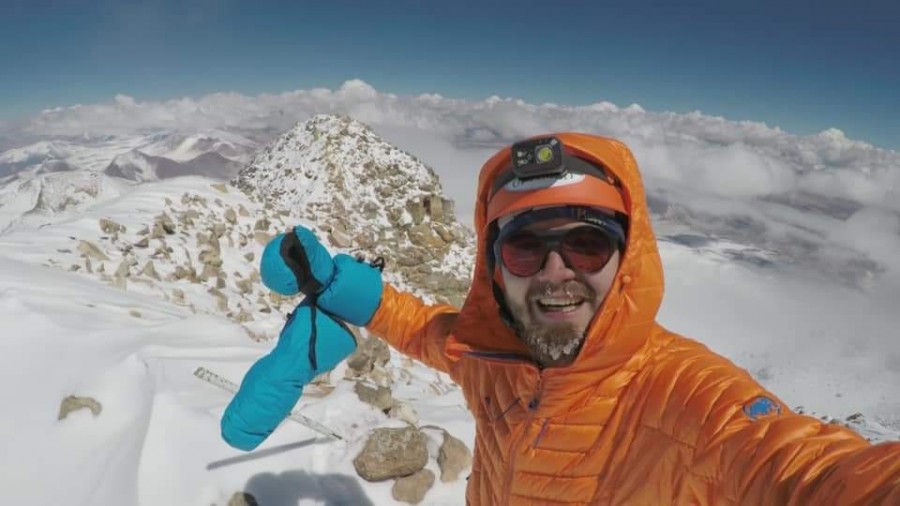 Un alpinist român a cucerit cel mai înalt vulcan din lume, Ojos del Salado (6.893 m)