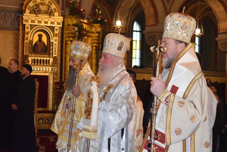 PS Emilian Crișanul, la hramul Catedralei din Timișoara: ”Sfinții Trei Ierarhi - modele de slujire în Biserică”