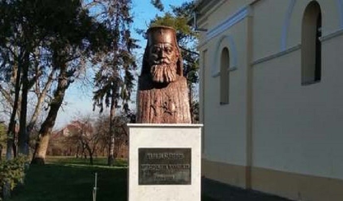 Primul Mitropolit al Banatului, Vasile Lăzărescu, are statuie în satul natal