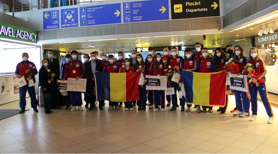 Delegația României de sabie cadeți și juniori a adus în țară medaliile de la Campionatele Mondiale de Scrimă  Juniori și Cadeți – Cairo 2021