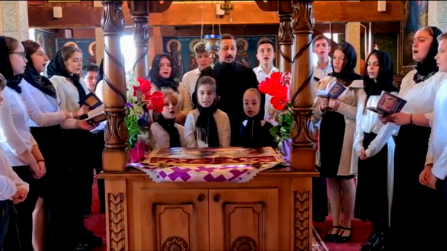 (VIDEO) Copiii din 39 de parohii din Arhiepiscopia Aradului au cântat Prohodul, în cadrul concursului „În mormânt, Viață”