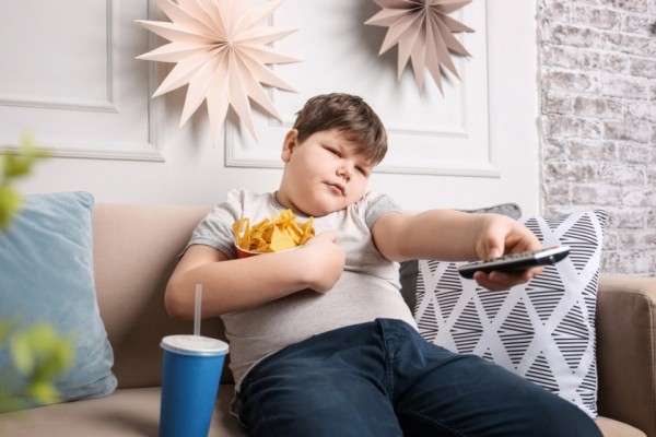 Avertisment OMS: Pandemia de COVID-19 riscă să crească obezitatea în rândul copiilor