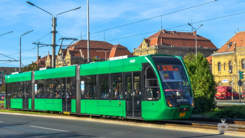 Primarul capitalei a semnat contractul cu Astra Arad pentru furnizarea a 100 de tramvaie