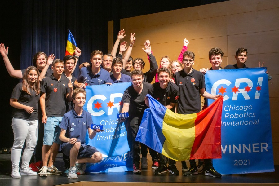 Echipa de robotică a României, prima echipă care după 1989 reușește să câștige pe pământ american Finala Mondială de Robotică