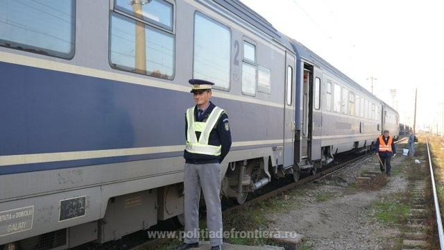 O femeie s-a legitimat cu un document fals în trenul care se îndrepta spre Ungaria