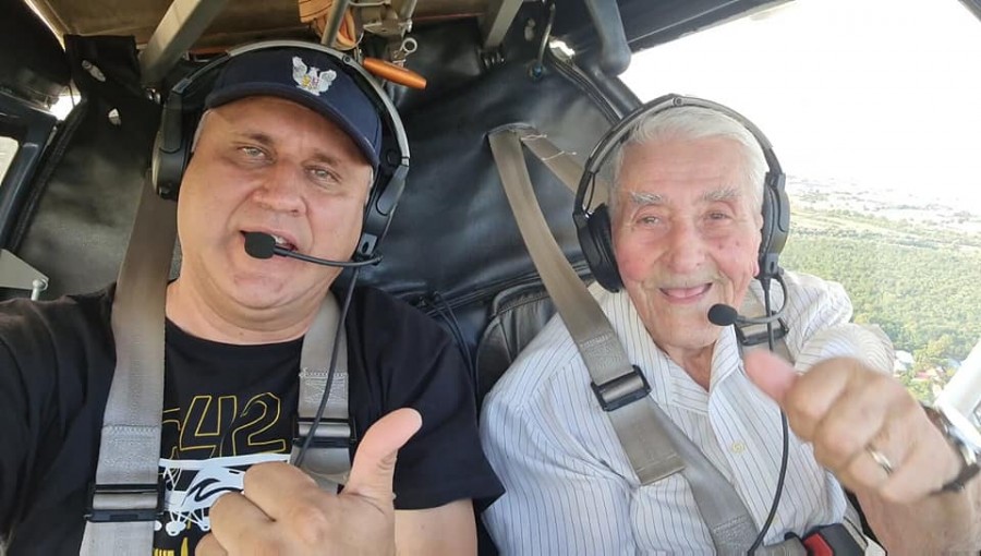 „Pe mine să nu mă zbori ca pe un bătrânel” - Aviatorul Radu Theodoru, din nou la manșa unui avion la 97 de ani