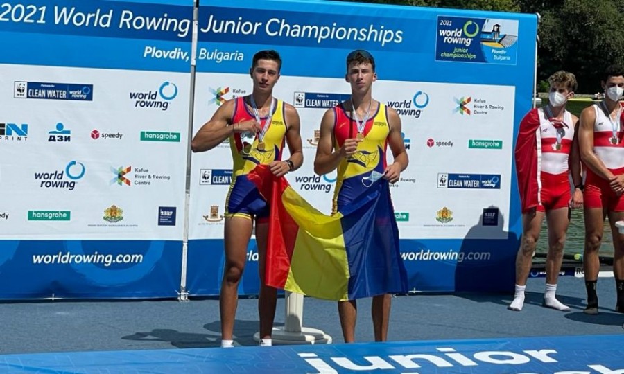 Două medalii de aur şi una de bronz pentru canotorii români la Campionatul Mondial de Juniori de la Plovdiv