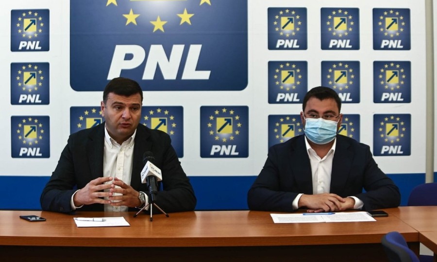 Parlamentarii PNL au votat pentru plafonarea și compensarea prețului curentului și gazelor