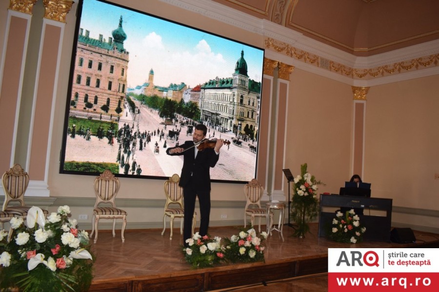 Moment emoţionant: la 103 ani de la tratativele cu Ungaria, Sala Marii Uniri, proaspăt restaurată, a fost inaugurată (FOTO şi VIDEO)