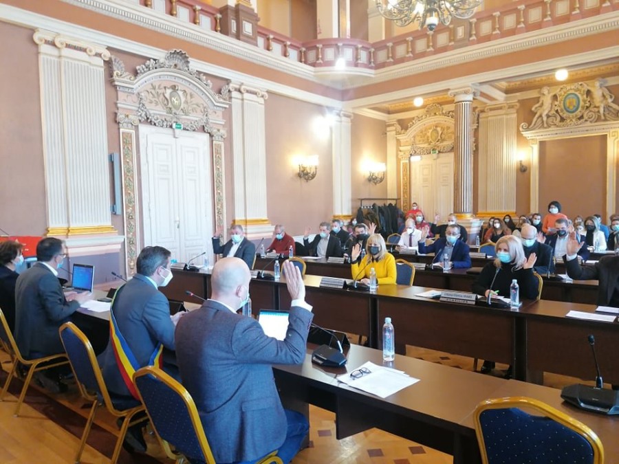 Consilierii municipali au fost convocați în ședință ordinară, respectiv extraordinară a CLM