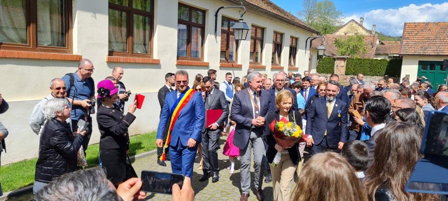 Casa Ceaiului de la Domeniul Regal Savarsin a fost inaugurata si deschisa pentru public