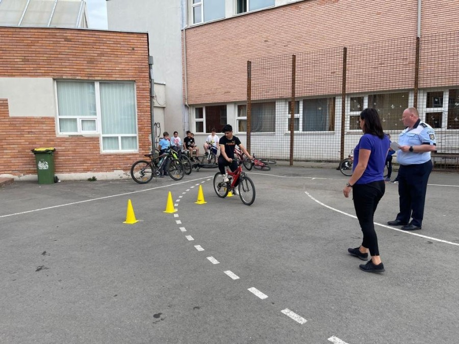 Concursul de educație rutieră, din nou în școlile arădene (FOTO)