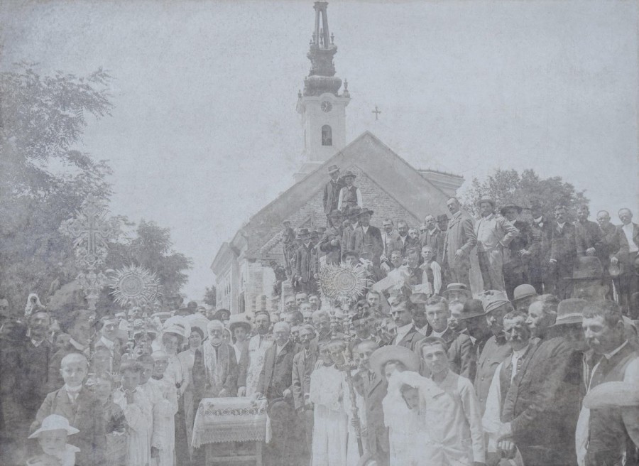 Exponatul lunii iunie la Complexul Muzeal Arad: Fotografie din Nădlac (1909)