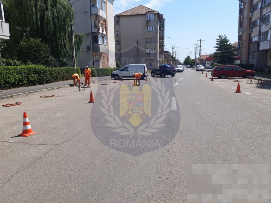 Cu ochii pe parcările de reşedinţă: Poliţia Locală a intervenit pentru eliberarea Fast Park-urilor din Micălaca ocupate fără contracte de închiriere