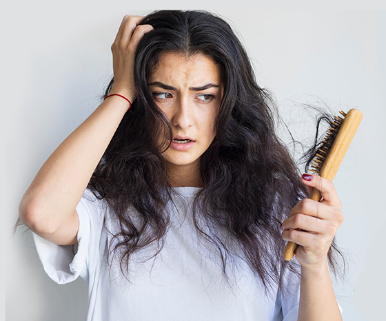 Cum influențează deficiența de vitamine și minerale căderea părului?