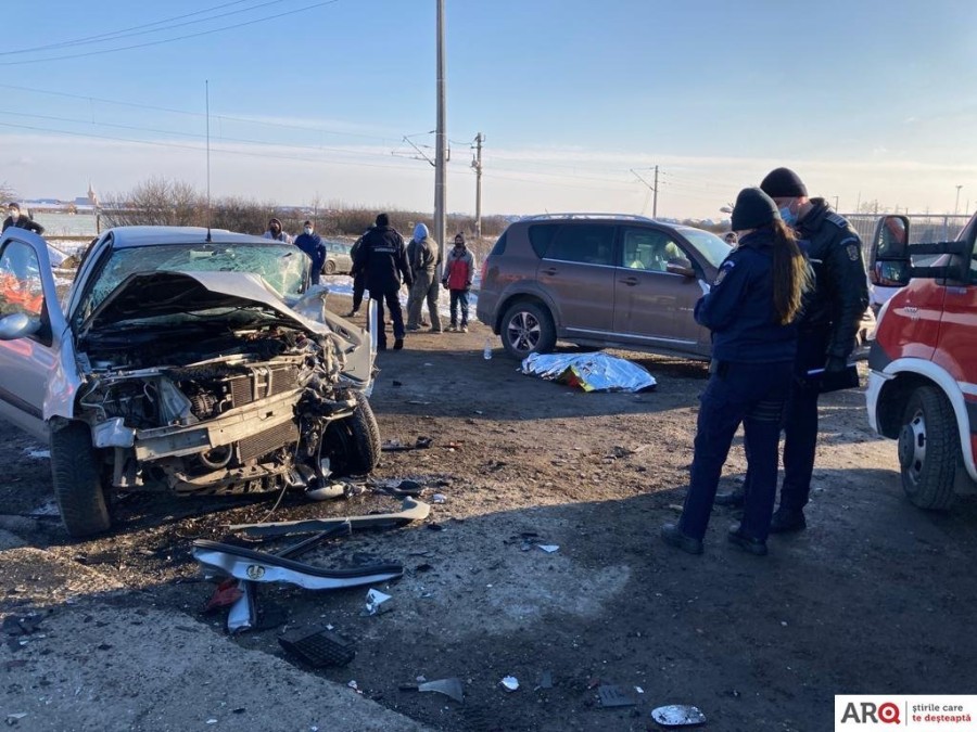 Accident rutier cu două autoturisme în localitatea Bârzava
