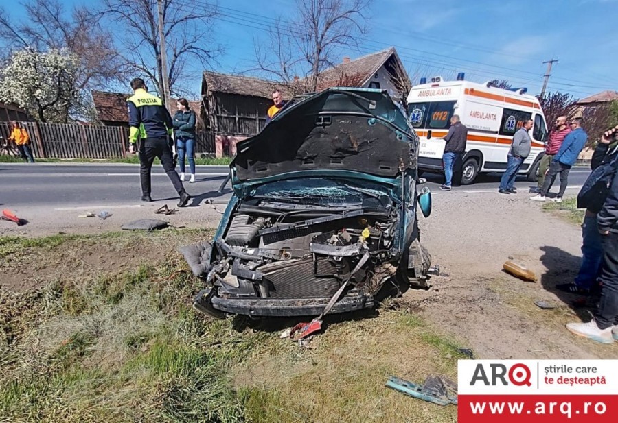 Accident auto cu victimă încarcerată în Voivodeni