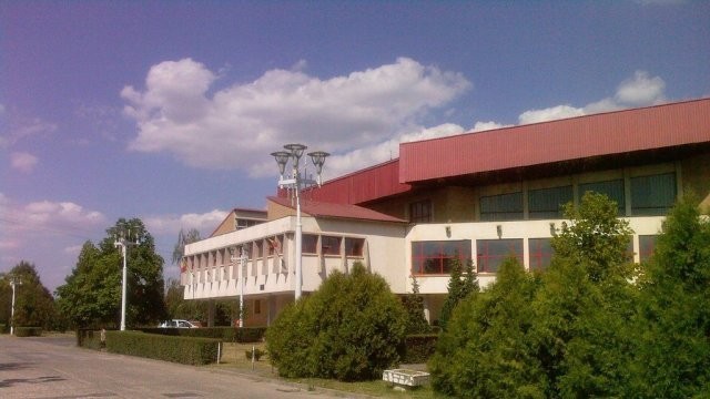 Un nou pas important pentru preluarea Polivalentei, a bazinului „Delfinul” și a terenurilor de tenis de la Subcetate