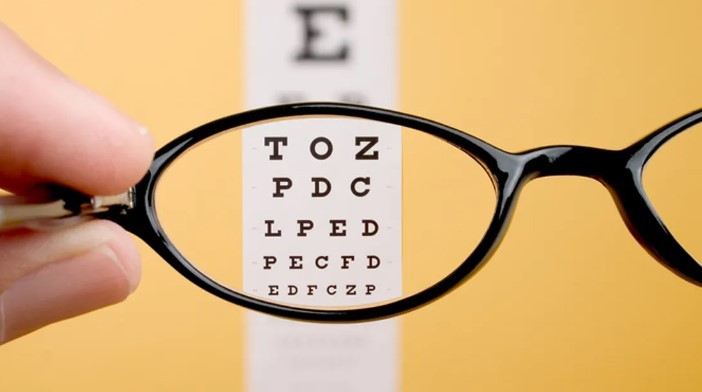 Glaucomul: Detectare și Tratament în Lupta împotriva 'Hoțului Tăcut' al Vederii