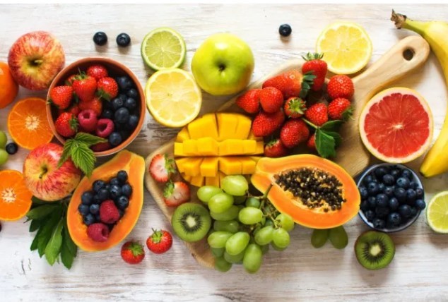 De la Mic Dejun la Cină: Cum Integrăm Fructele în Alimentația Zilnică